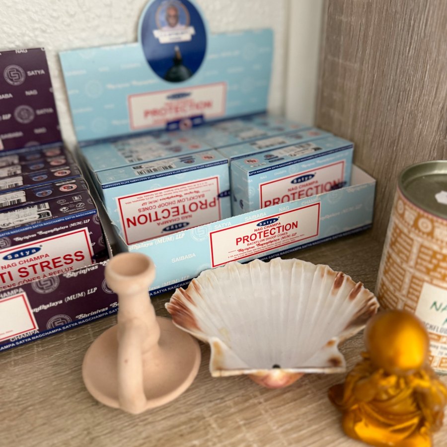 Objets et pierres en boutique